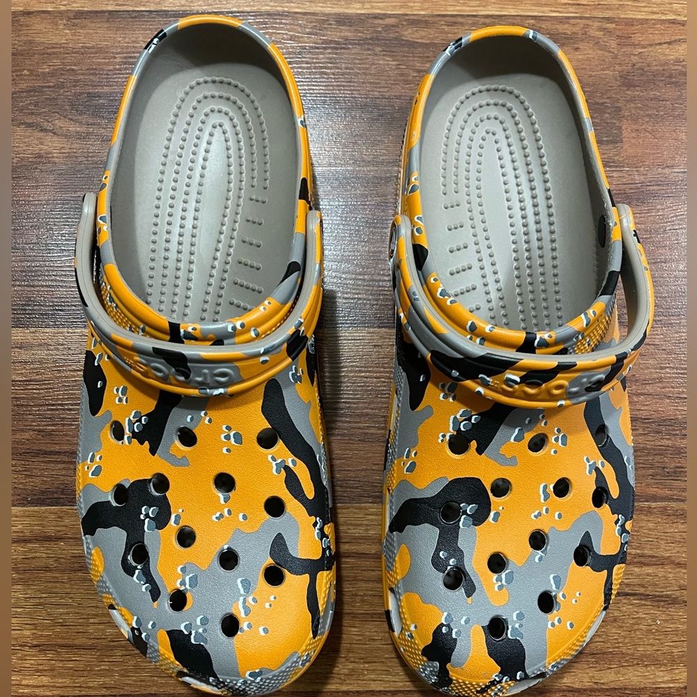 Crocs - Digital Camo Orange - size 15